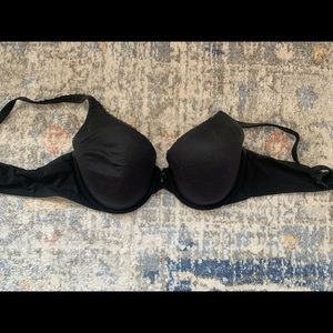 Victoria’s Secret black Body By Victoria Lined Perfect Coverage 34D